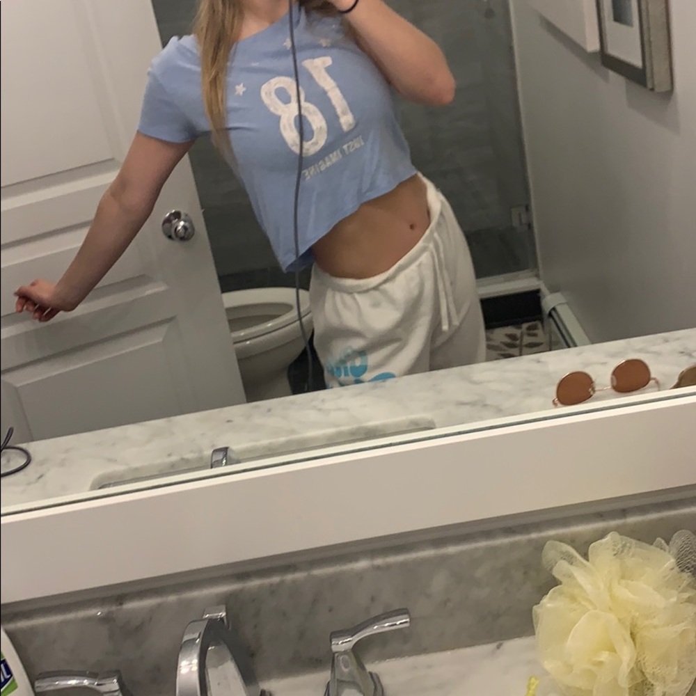 Blue cropped t shirt